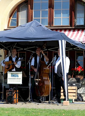 Fröhliche Stimmung in Ralligen – © Bella Brand, 2018