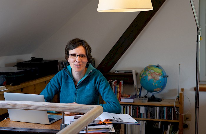 Nora Henker am Arbeitsplatz – © Clemens Henker 2020