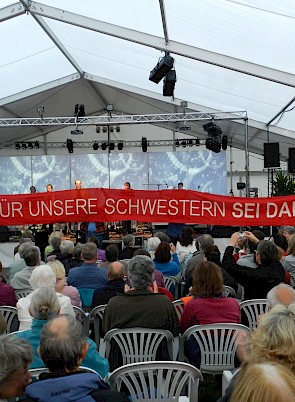 Banner während der Festwochen zum 50jährigen Jubiläum – © Br. Uwe Stodte 2011