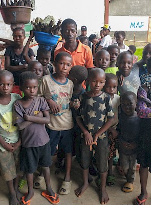 Kinder in Kinshasa, der Hauptstadt des Kongo – © Br. Gerd Maier 2024
